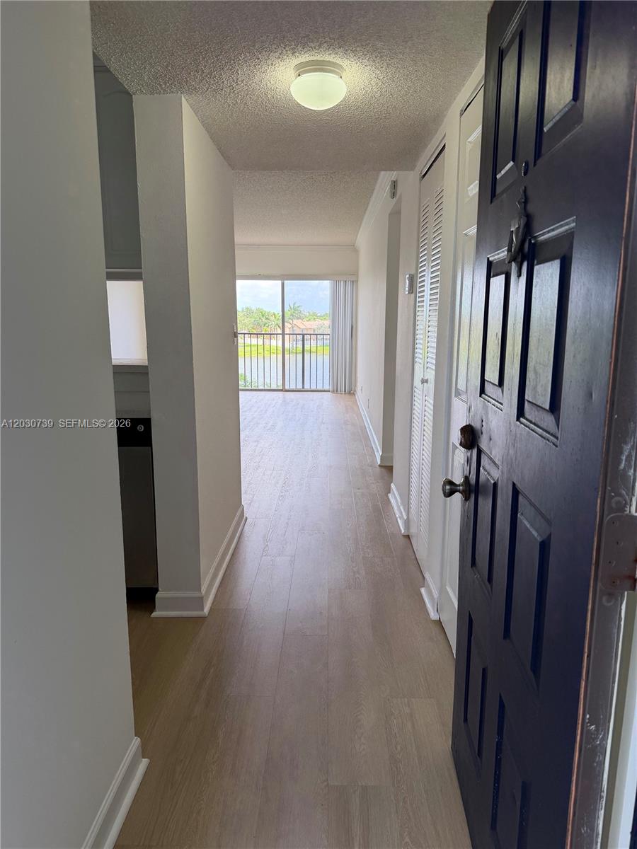 LAKESHORE AT UNIVERSITY P - Residential