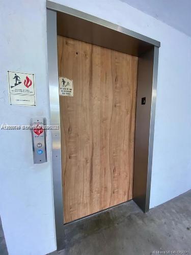 LAKESHORE AT UNIVERSITY P - Residential