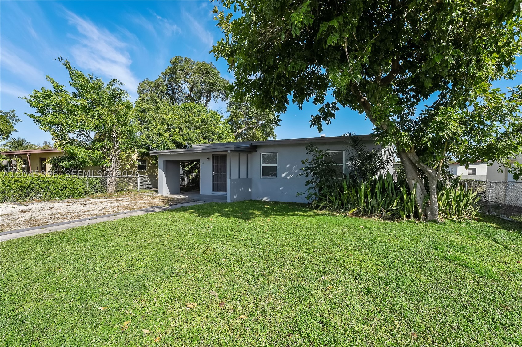 LAUDERDALE MANORS ADD - Residential