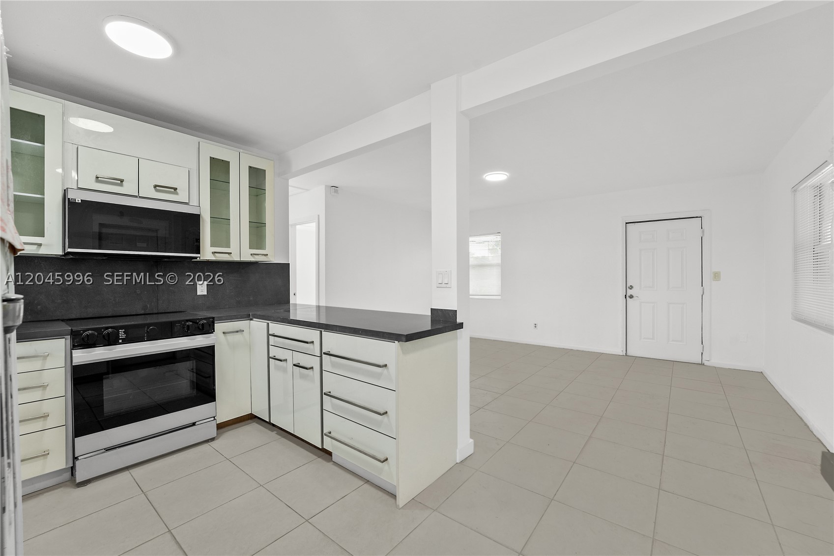 LAUDERDALE MANORS ADD - Residential