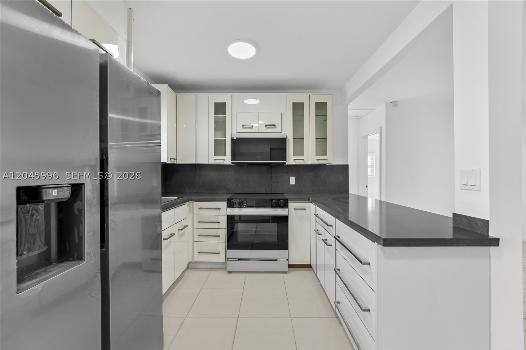 LAUDERDALE MANORS ADD - Residential