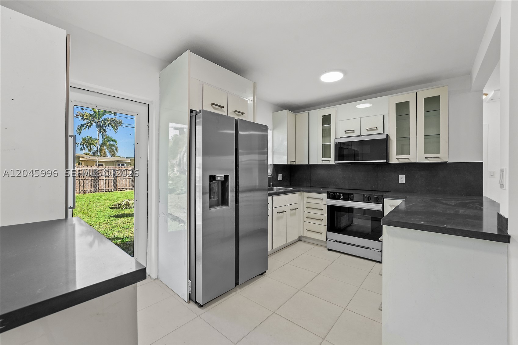 LAUDERDALE MANORS ADD - Residential