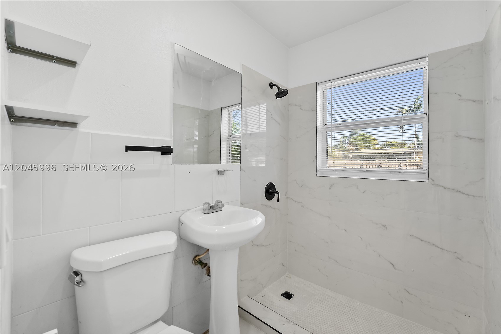 LAUDERDALE MANORS ADD - Residential
