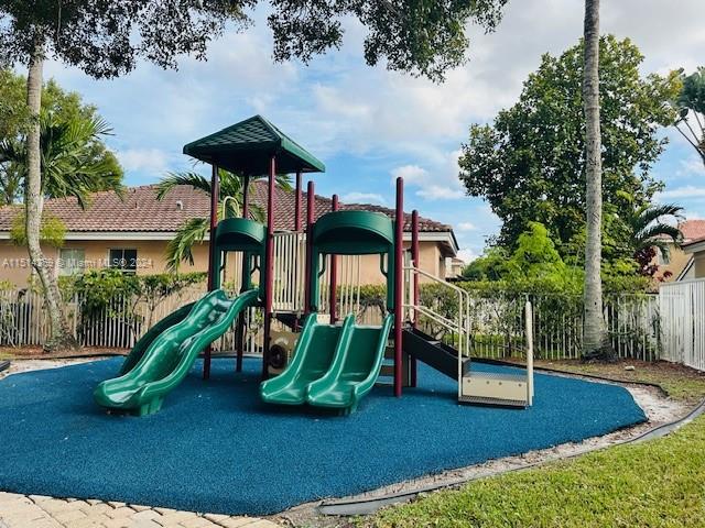 POD 6 AT MONARCH LAKES - Residential