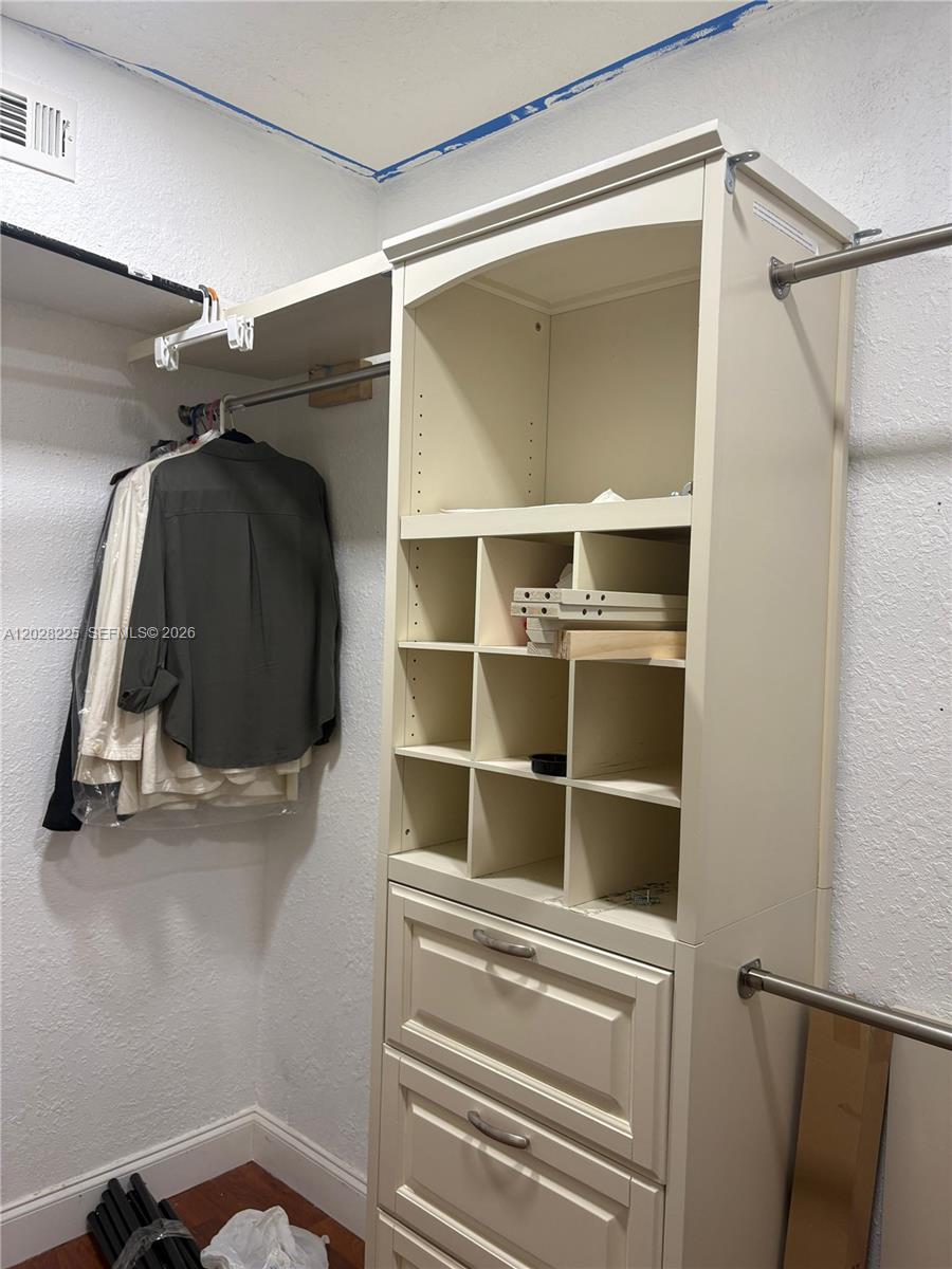 EDGEWATER CONDO - Residential Lease