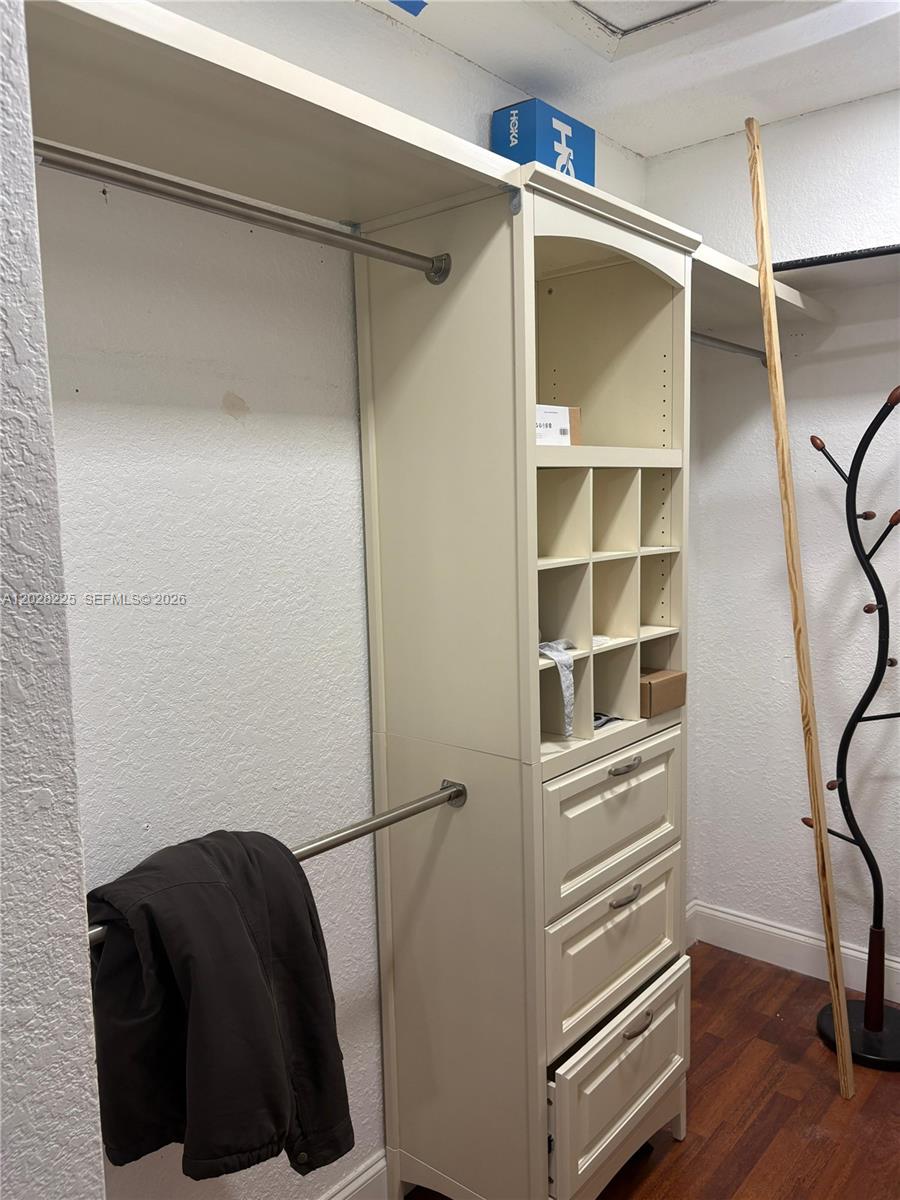 EDGEWATER CONDO - Residential Lease