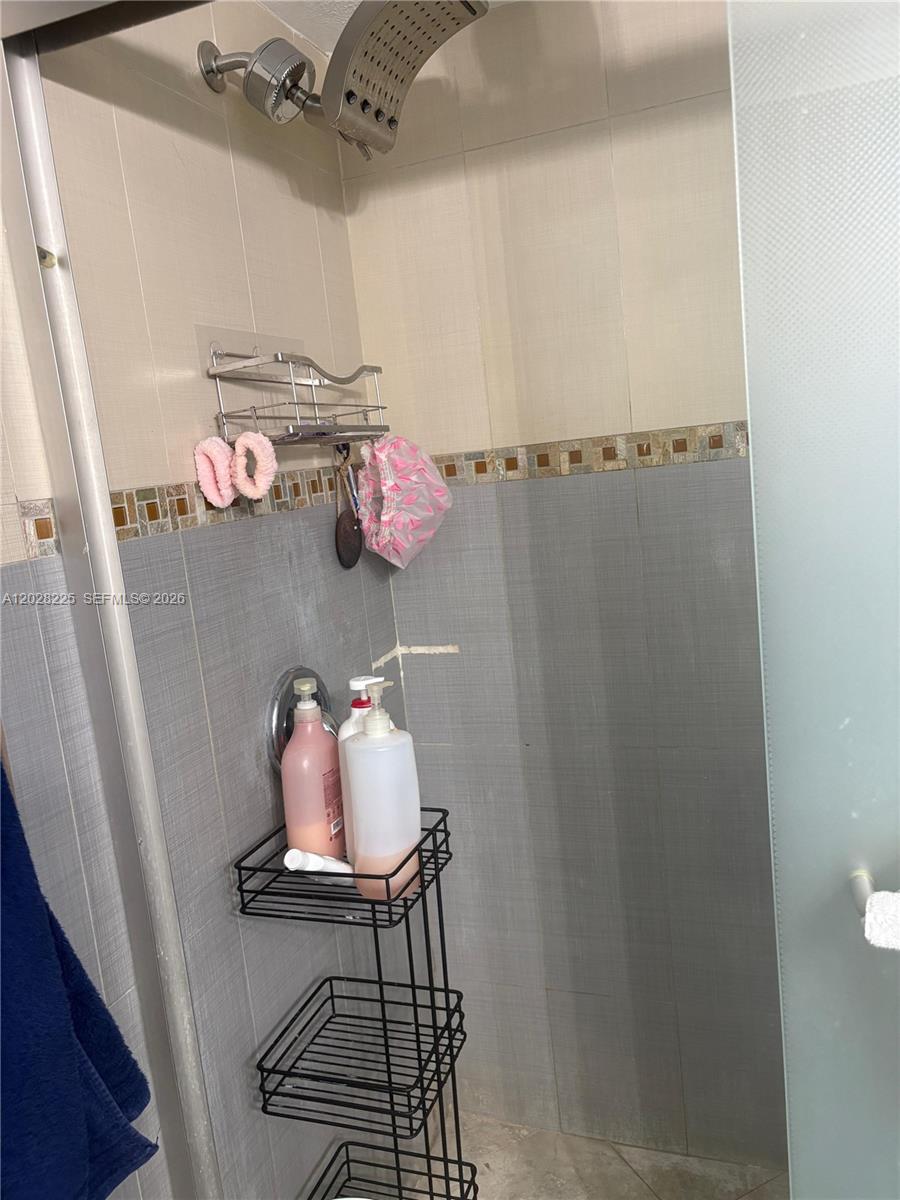 EDGEWATER CONDO - Residential Lease