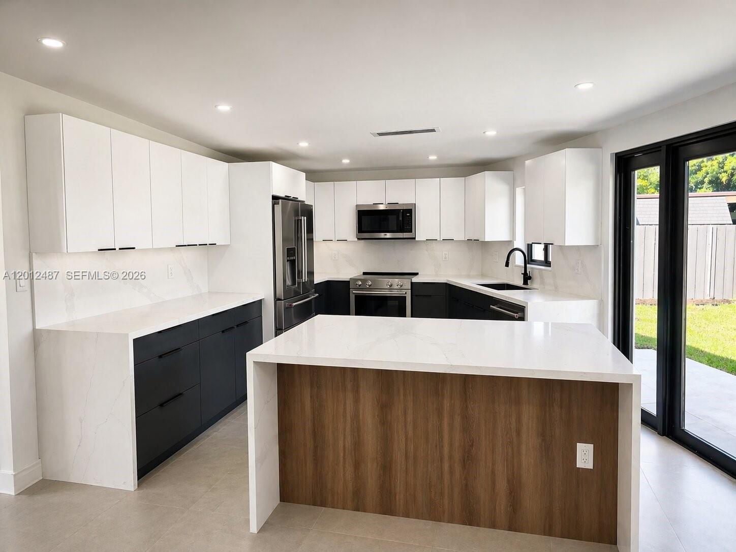 HILLMONT MIDDLE RIVER VIS - Residential
