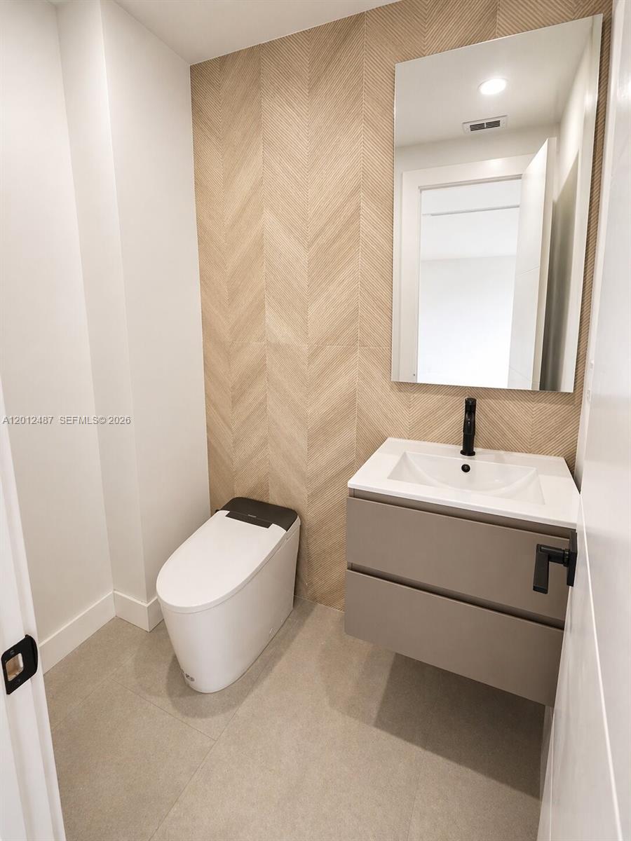 HILLMONT MIDDLE RIVER VIS - Residential