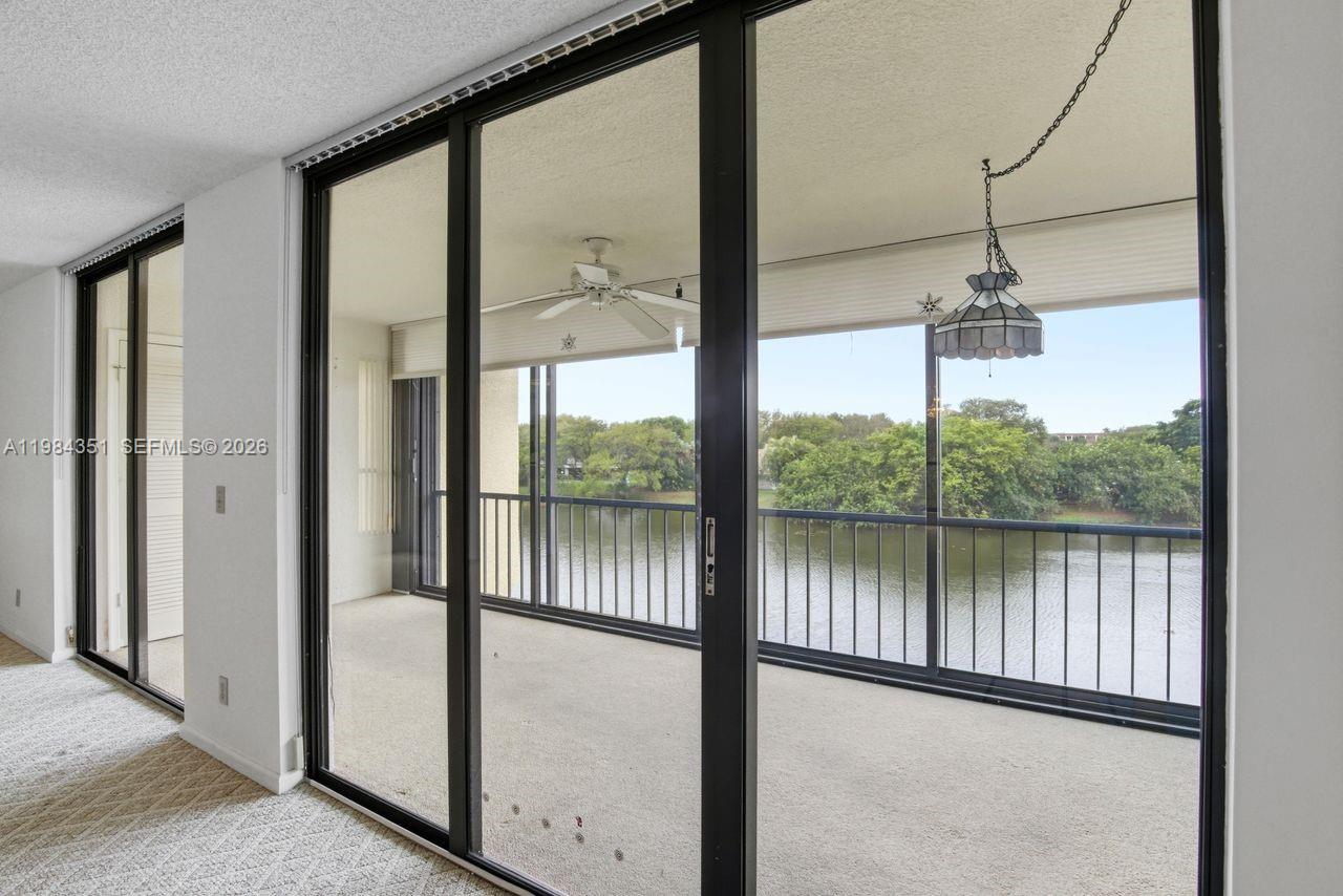 WOODLAND LAKES - Residential