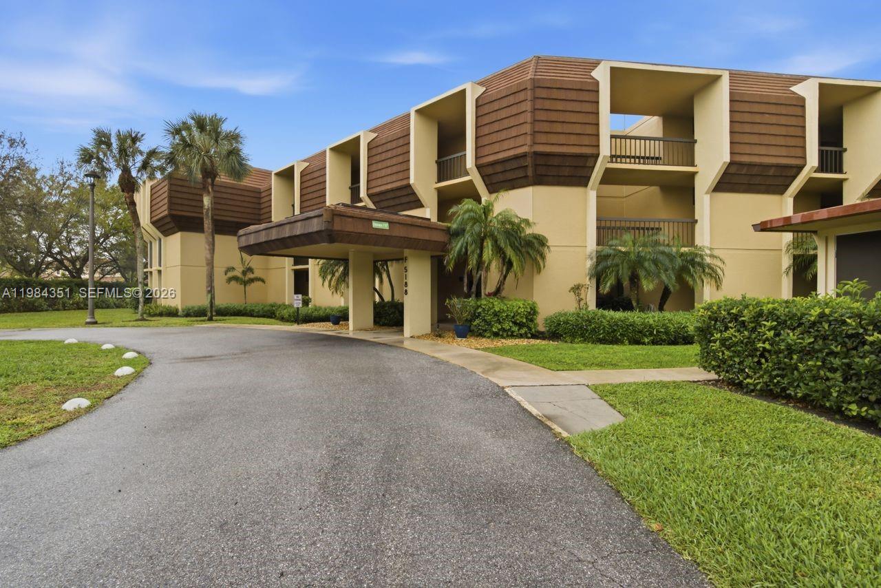 WOODLAND LAKES - Residential