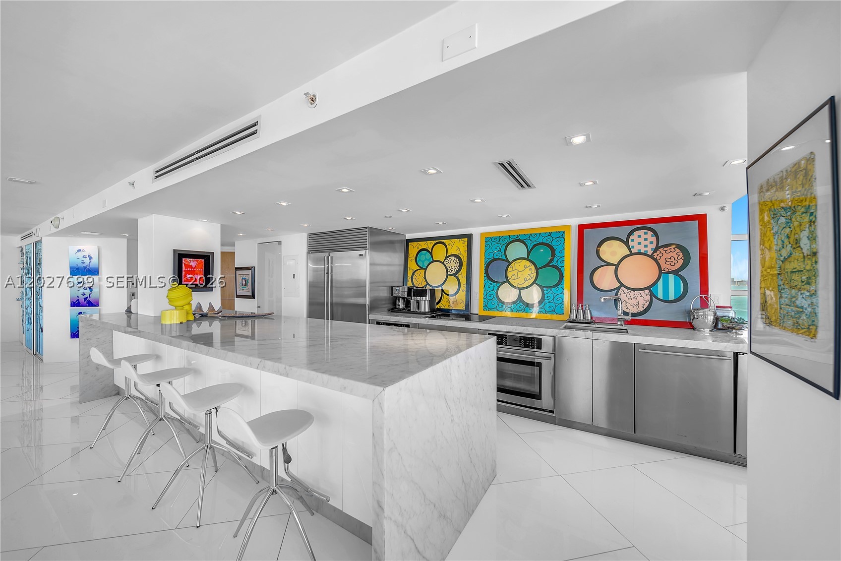 SOUTH POINTE TOWERS CONDO - Residential