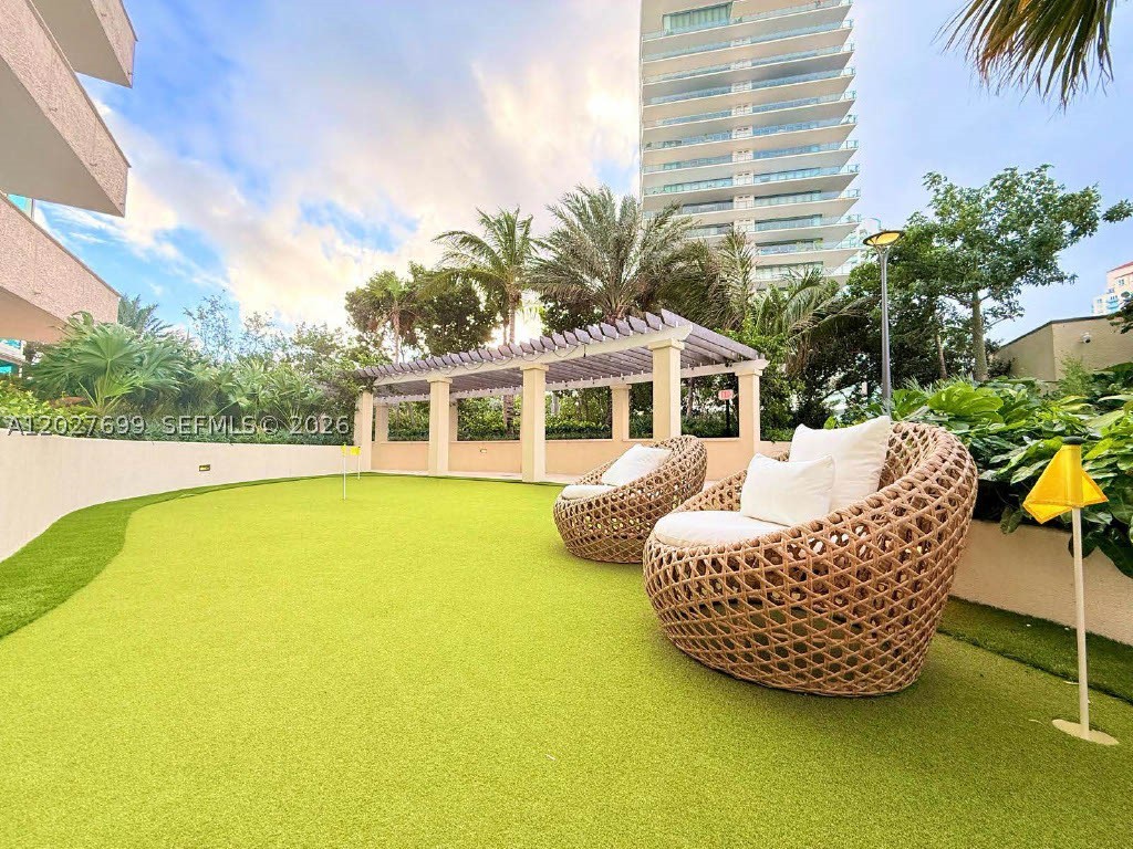 SOUTH POINTE TOWERS CONDO - Residential