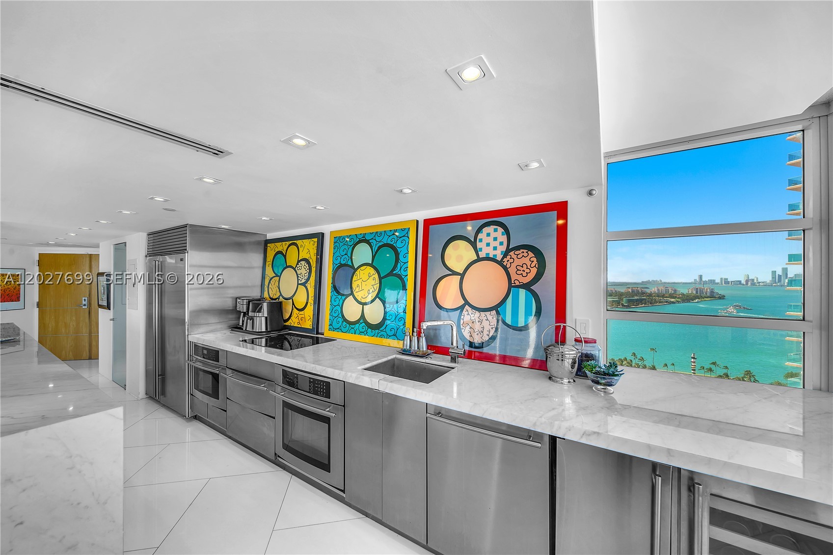SOUTH POINTE TOWERS CONDO - Residential