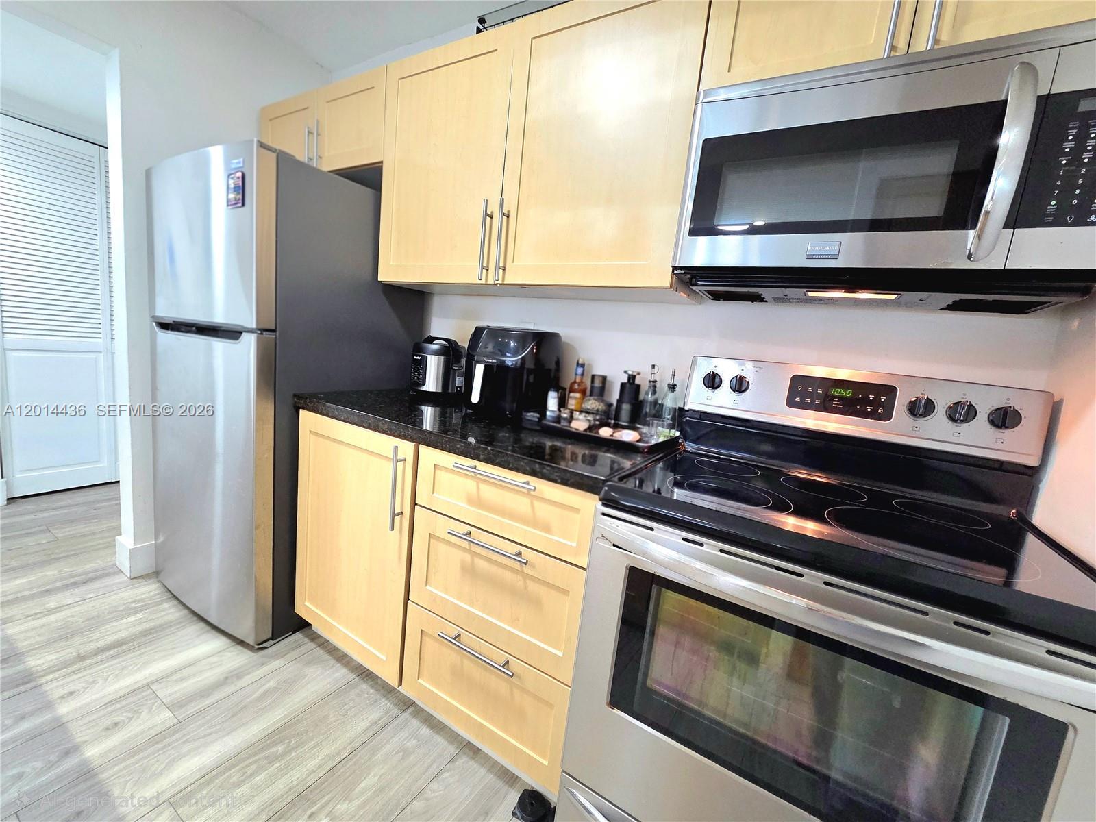 DADELAND CAPRI CONDO - Residential