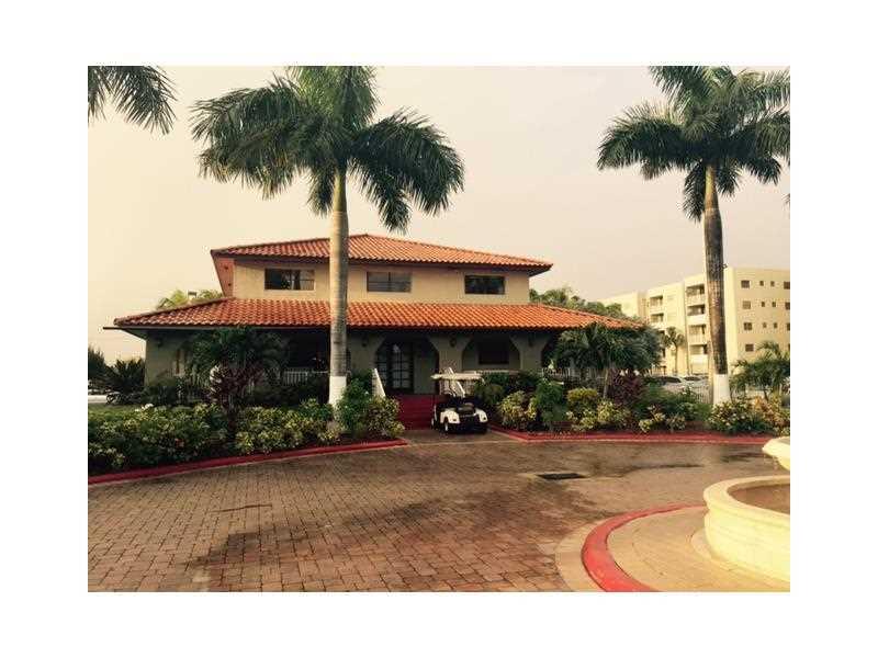 A corner unit with washer and dryer inside the unit. Beautiful City view to enjoy and close to every important Expressway. Outstanding place to live in.