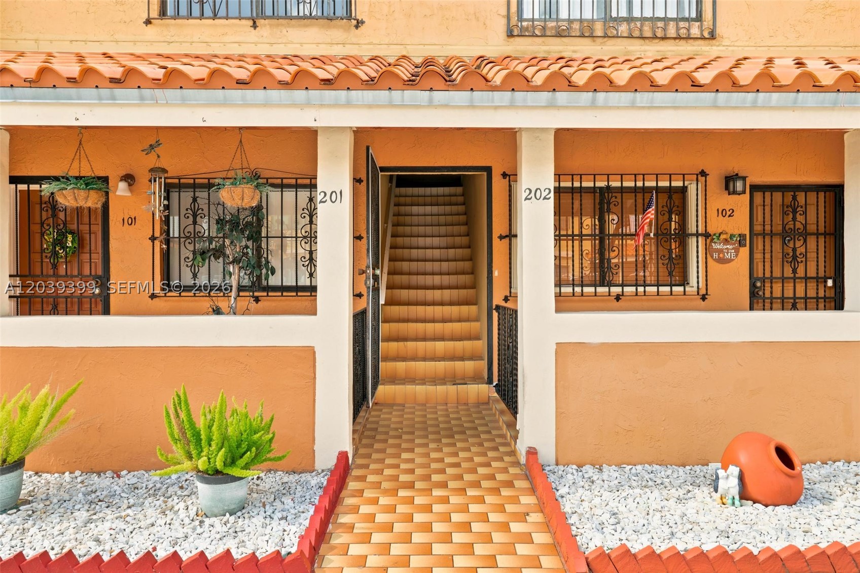 RESIDENCIAL EL PRADO COND - Residential
