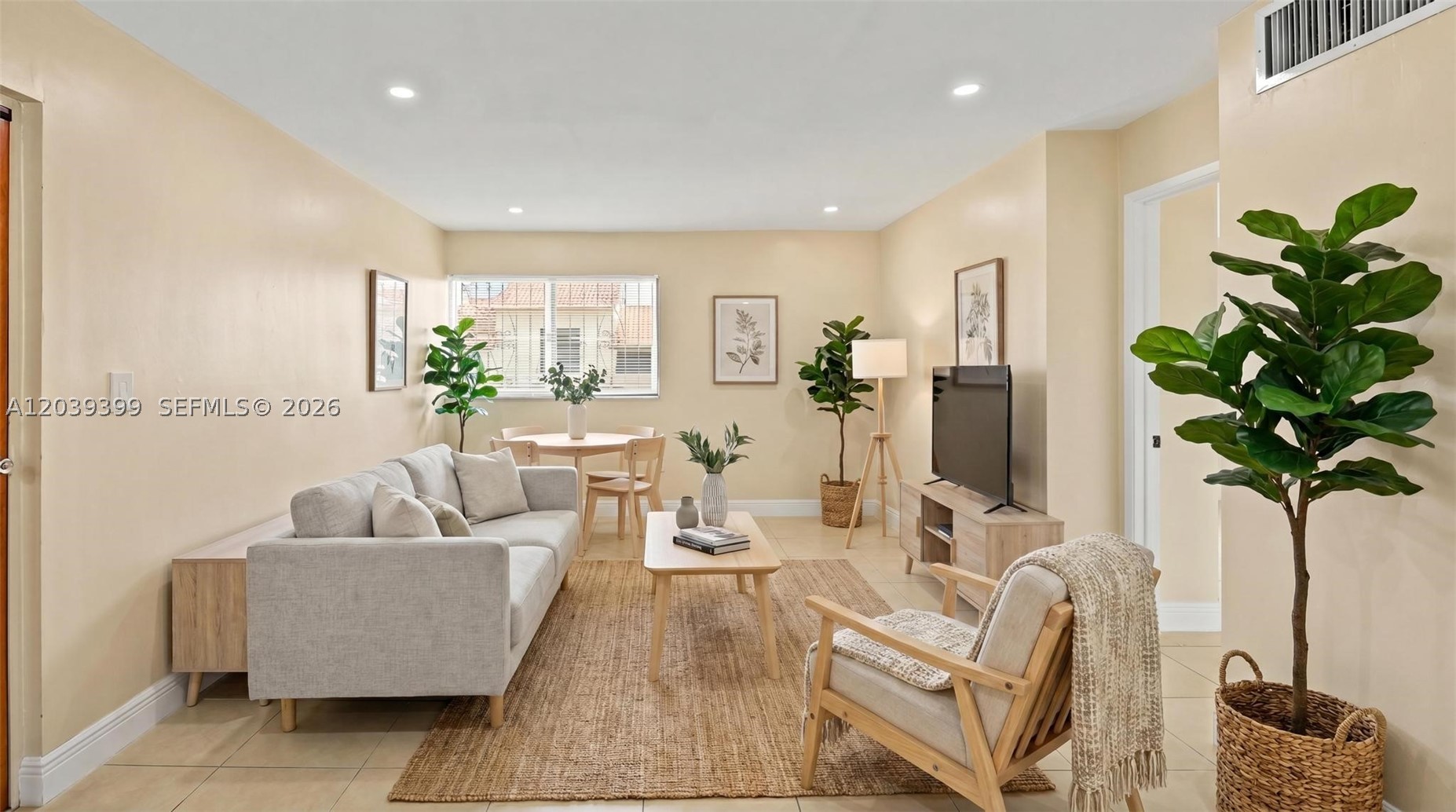 RESIDENCIAL EL PRADO COND - Residential