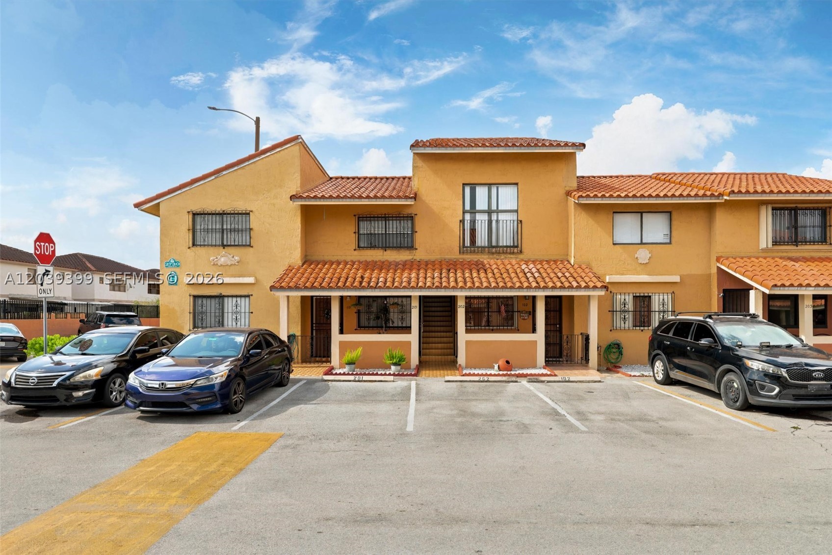 RESIDENCIAL EL PRADO COND - Residential