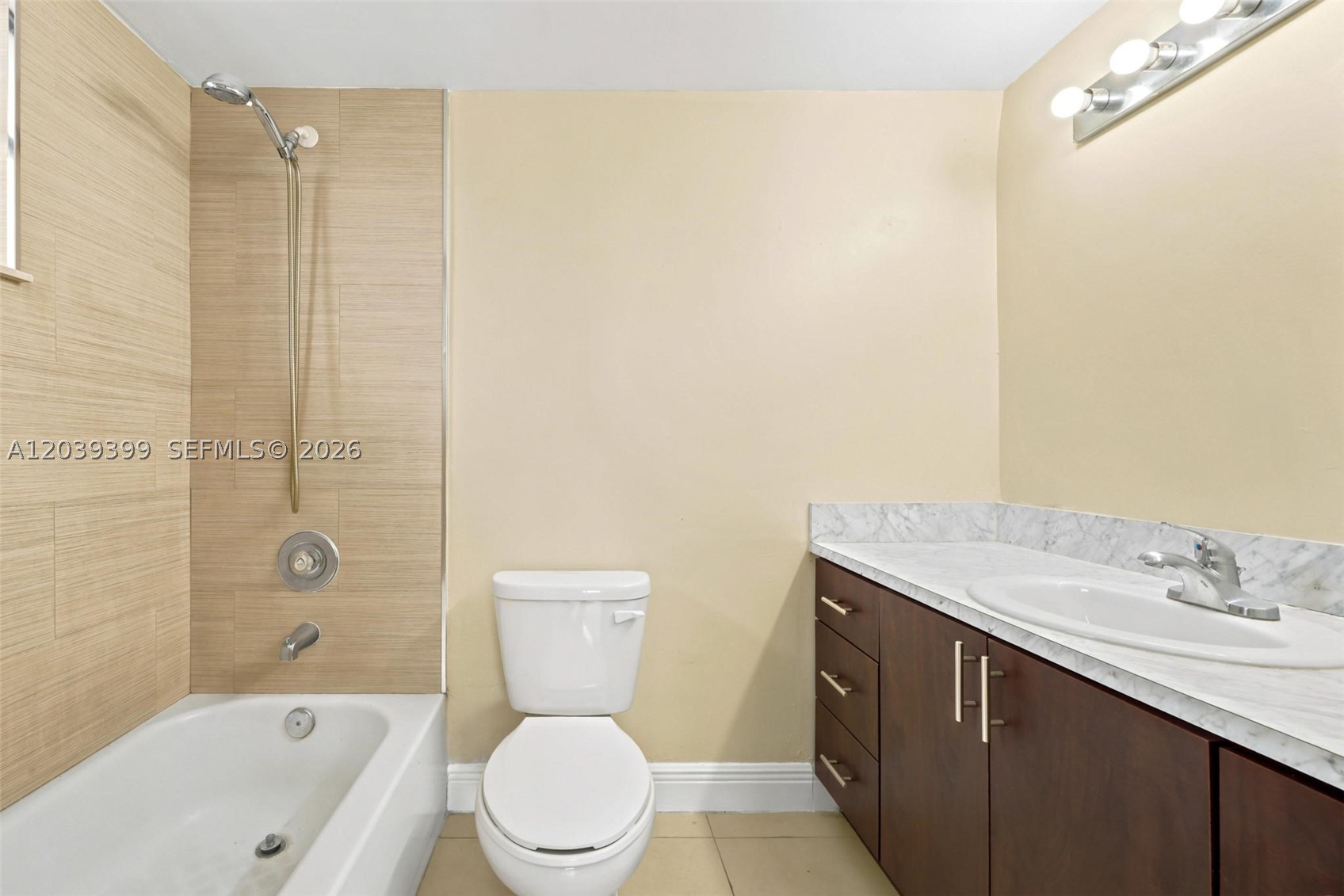 RESIDENCIAL EL PRADO COND - Residential