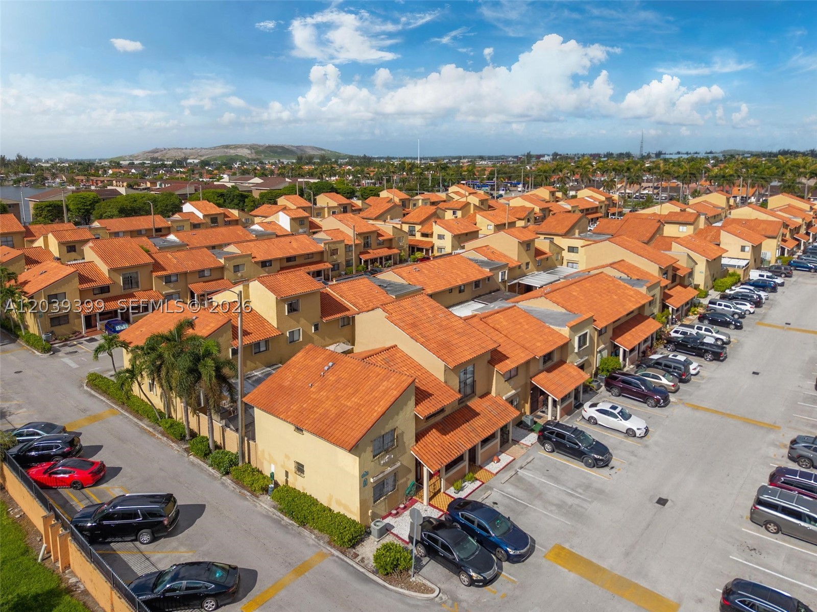 RESIDENCIAL EL PRADO COND - Residential