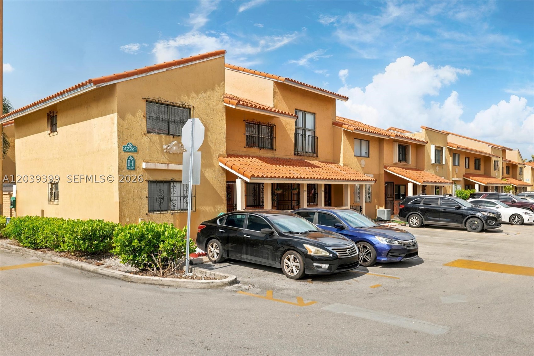 RESIDENCIAL EL PRADO COND - Residential