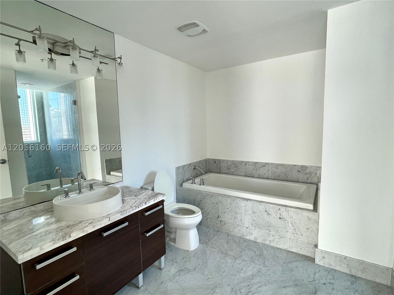 VIZCAYNE SOUTH CONDO - Residential