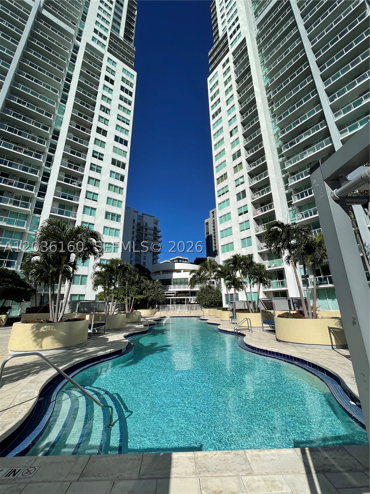 VIZCAYNE SOUTH CONDO - Residential