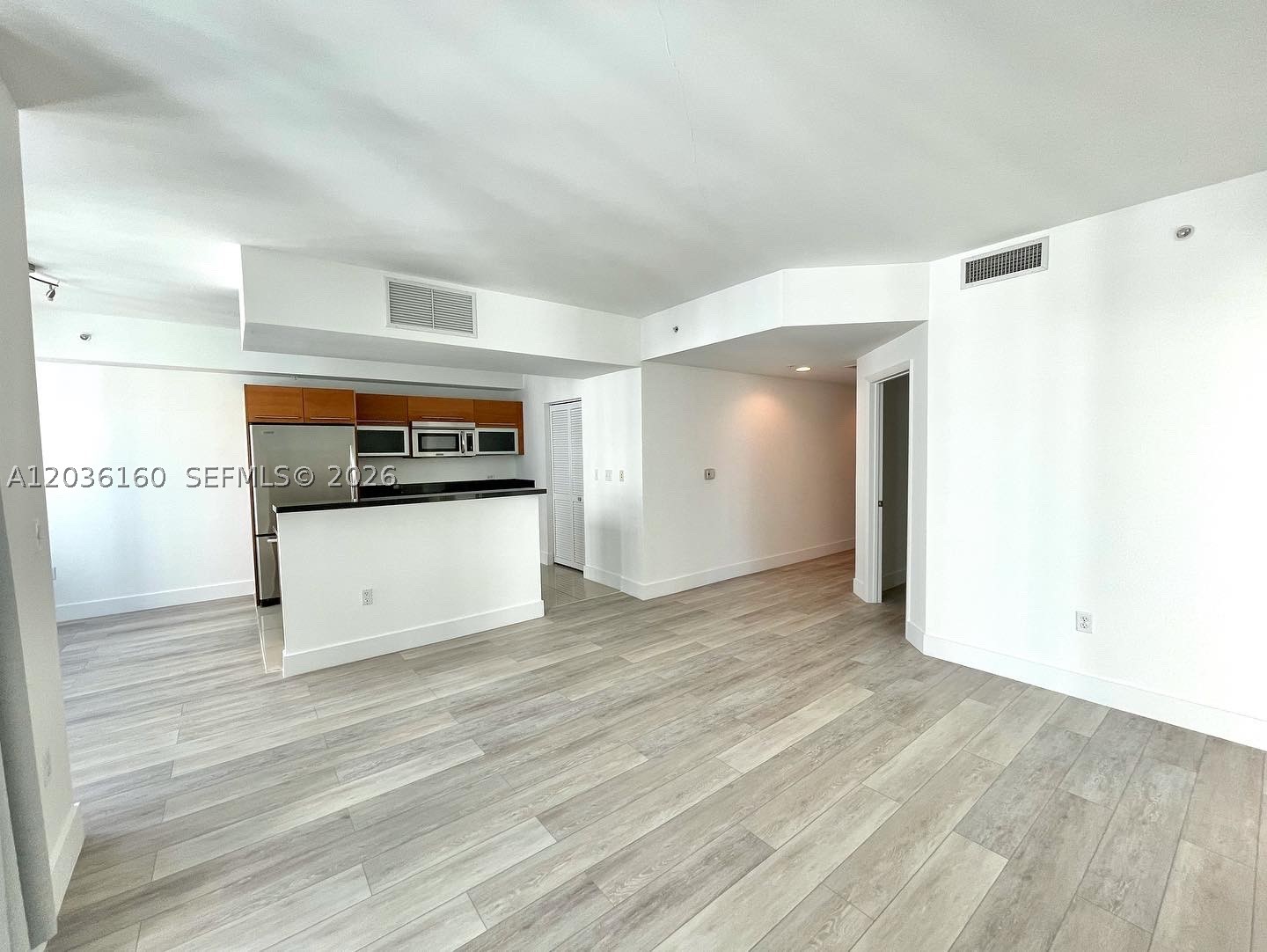 VIZCAYNE SOUTH CONDO - Residential