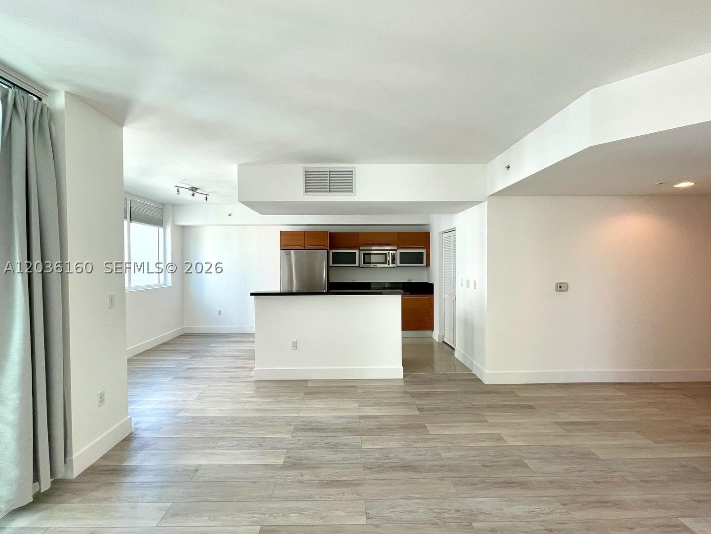 VIZCAYNE SOUTH CONDO - Residential