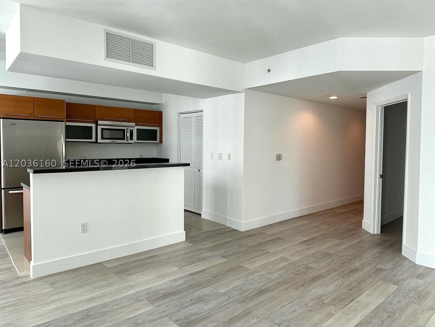 VIZCAYNE SOUTH CONDO - Residential