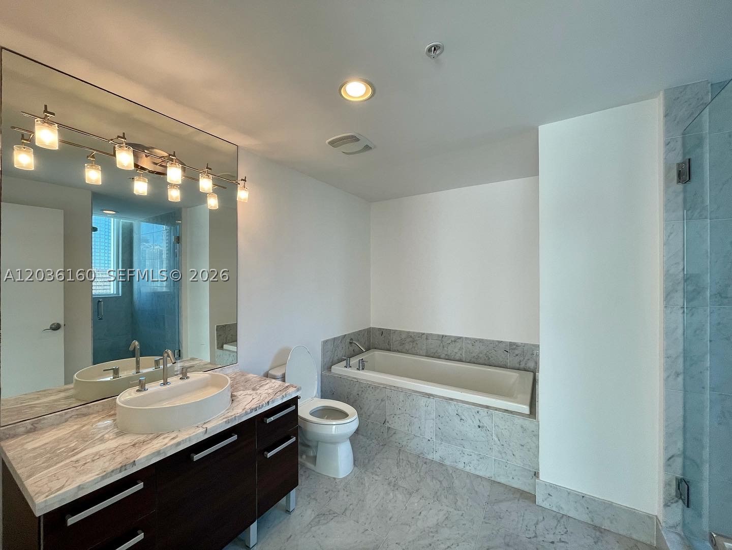 VIZCAYNE SOUTH CONDO - Residential