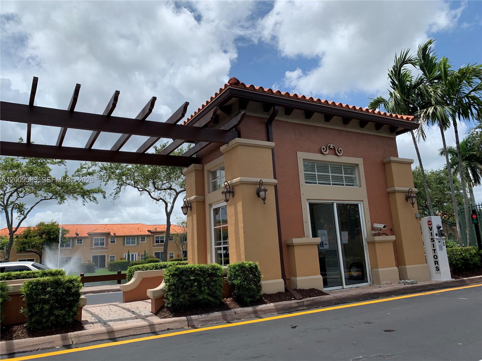 VILLAS AT HARBOR ISLES CO - Residential