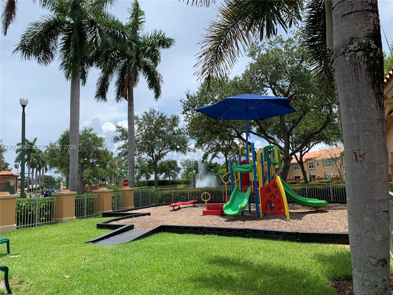 VILLAS AT HARBOR ISLES CO - Residential