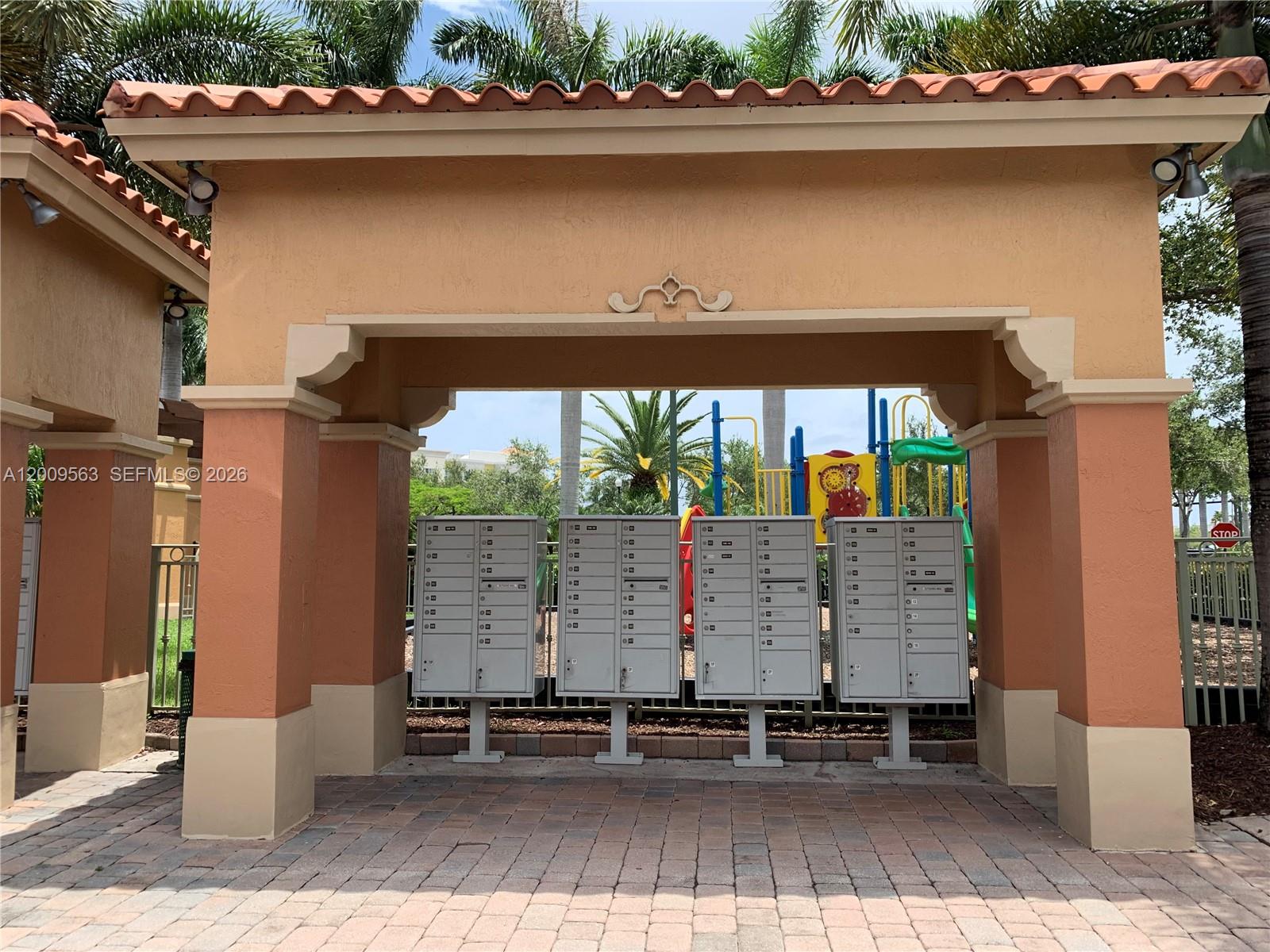 VILLAS AT HARBOR ISLES CO - Residential