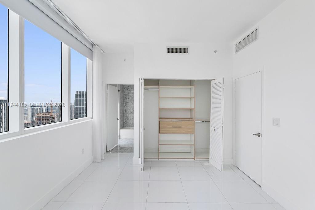 VIZCAYNE SOUTH CONDO - Residential