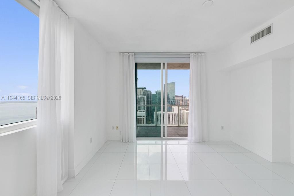 VIZCAYNE SOUTH CONDO - Residential