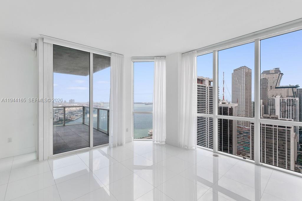 VIZCAYNE SOUTH CONDO - Residential