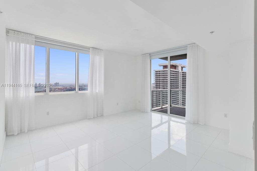 VIZCAYNE SOUTH CONDO - Residential