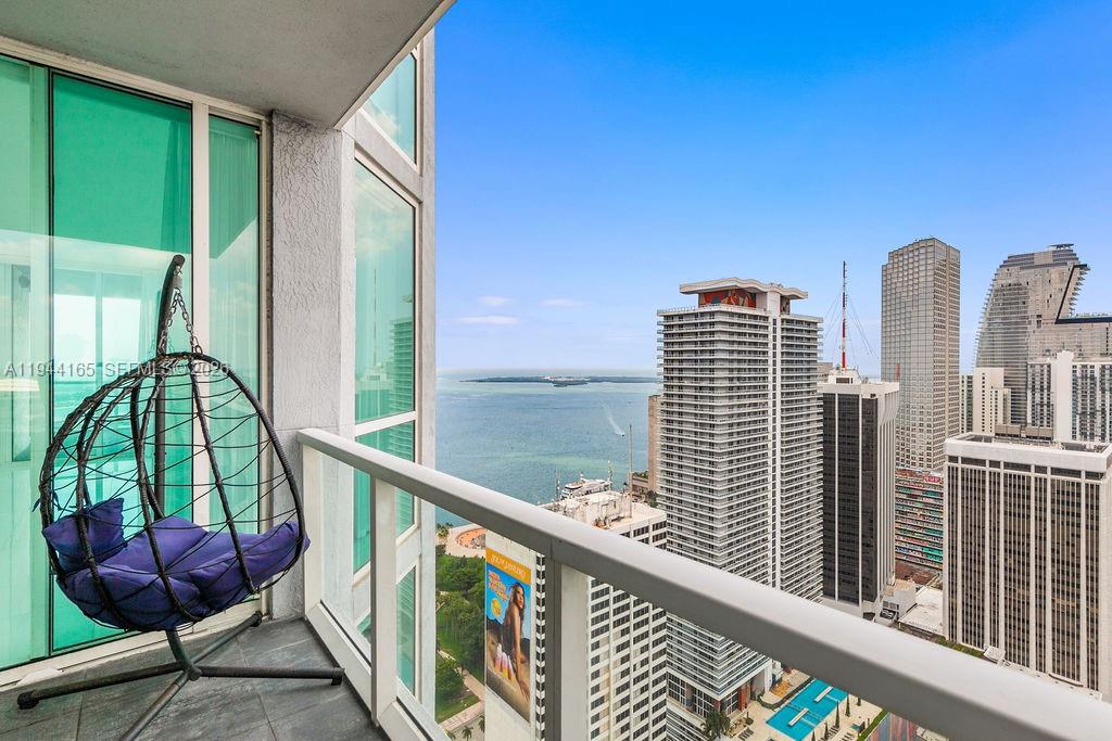 VIZCAYNE SOUTH CONDO - Residential