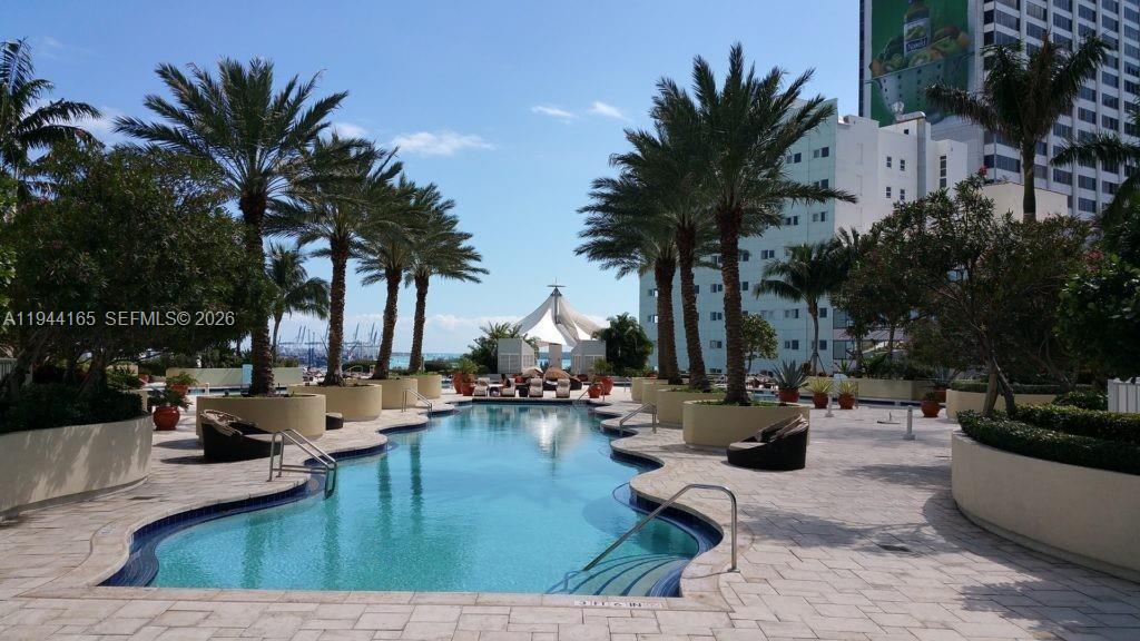 VIZCAYNE SOUTH CONDO - Residential