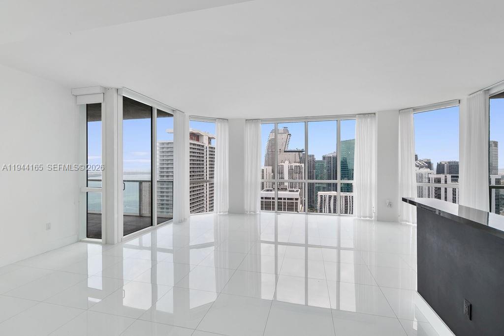 VIZCAYNE SOUTH CONDO - Residential