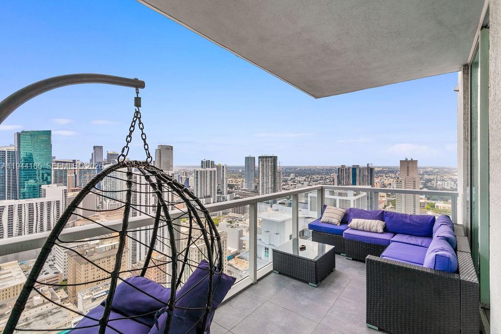 VIZCAYNE SOUTH CONDO - Residential
