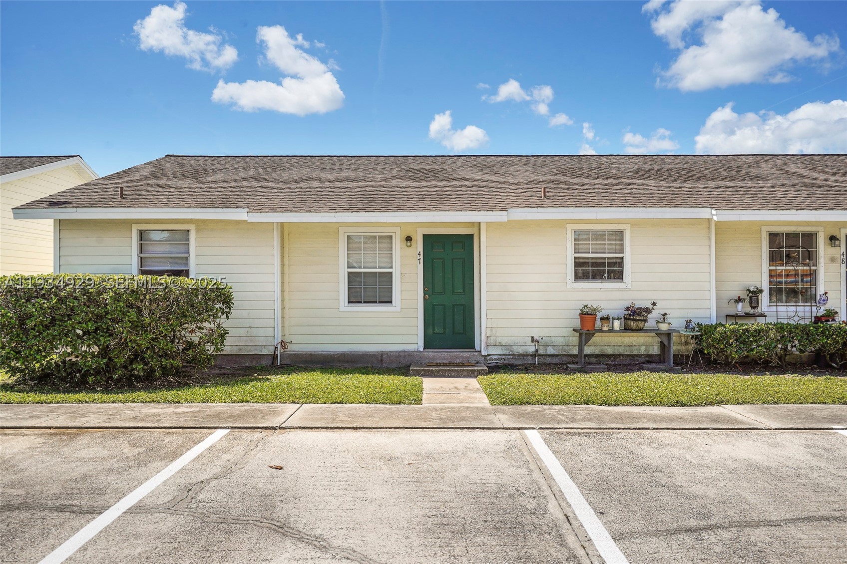 MOULTRIE LAKES - Residential Income