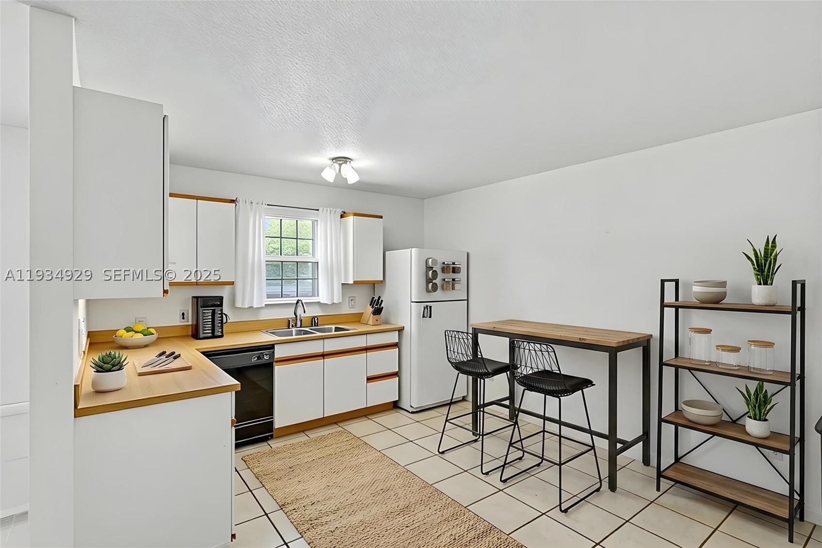 MOULTRIE LAKES - Residential Income