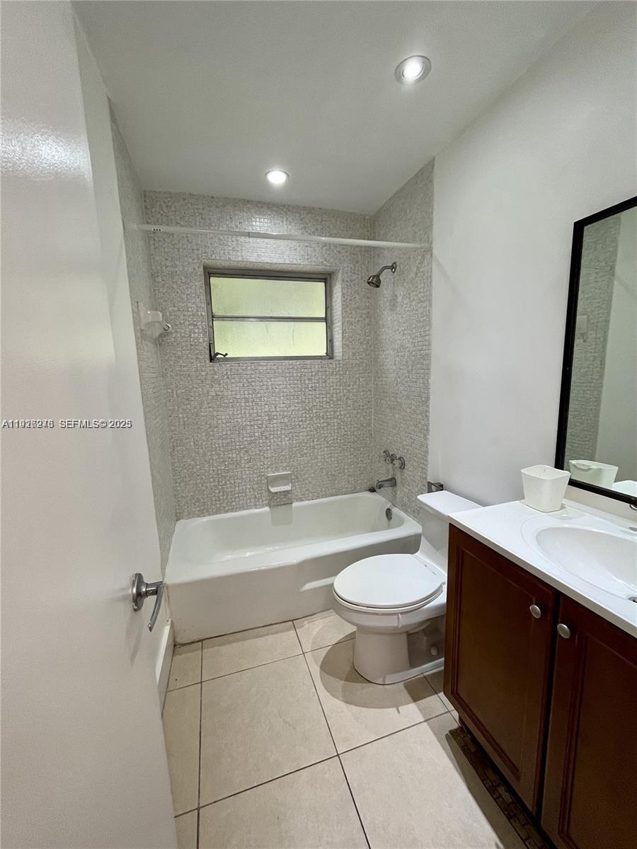 SUNSET PALMS WEST CONDO - Residential