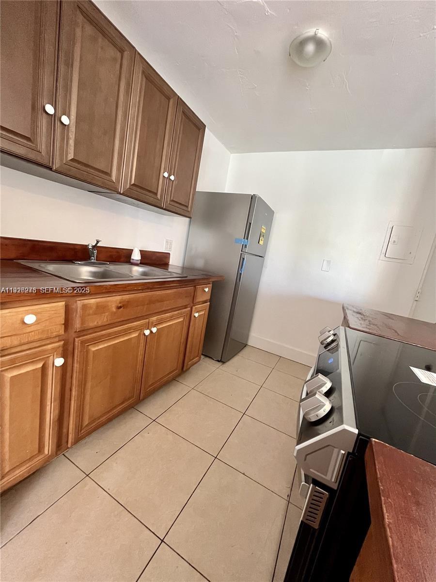 SUNSET PALMS WEST CONDO - Residential
