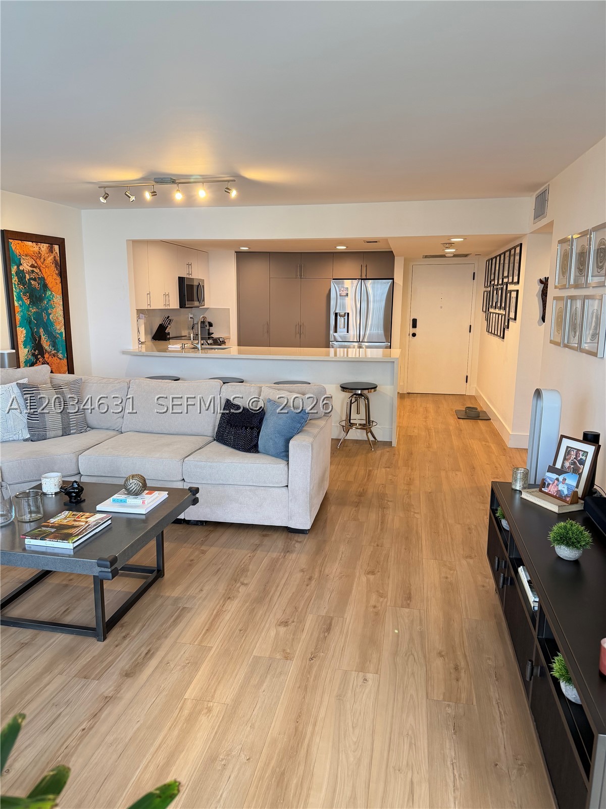 BRICKELL PLACE PHASE II C - Residential Lease