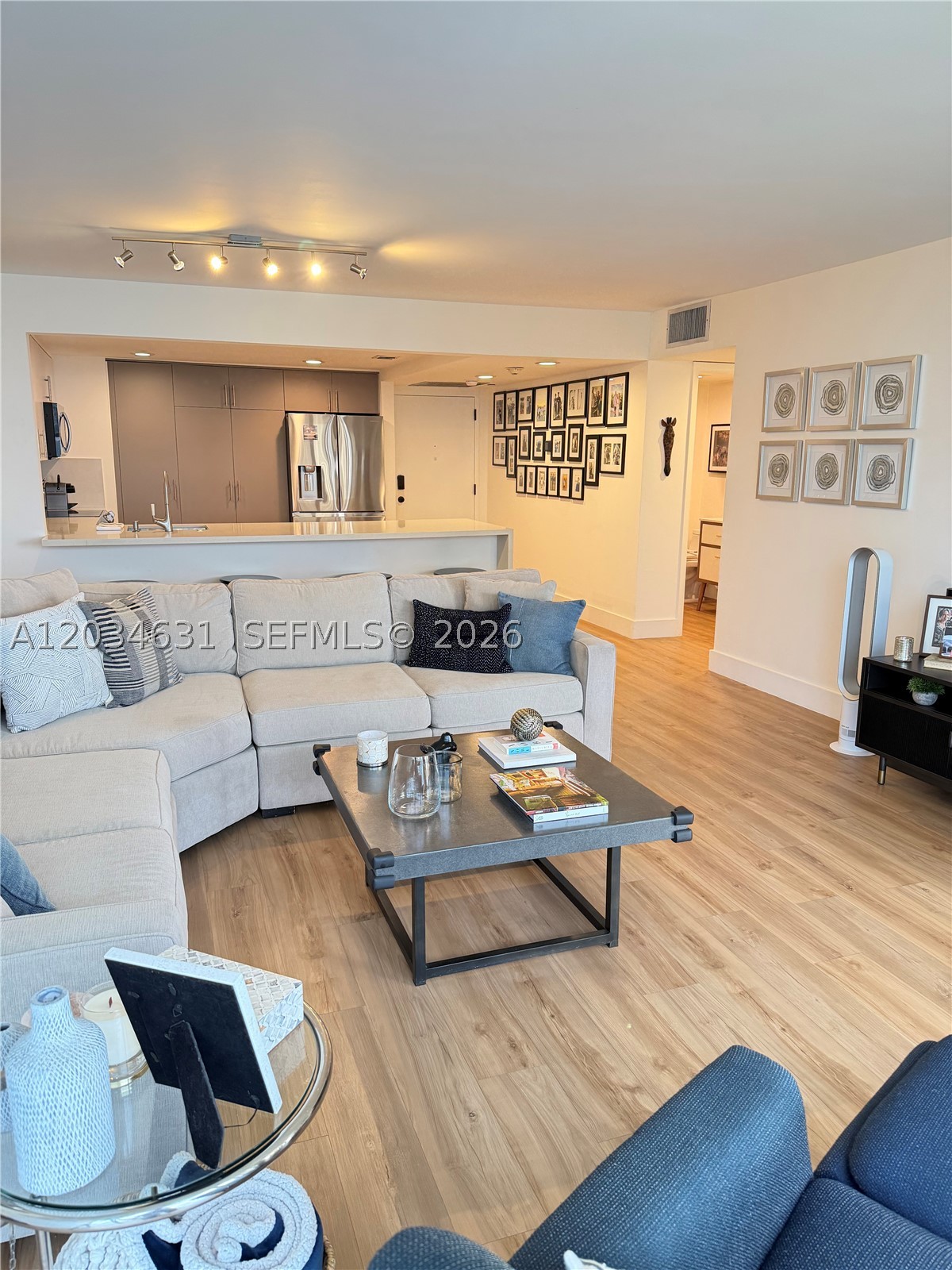 BRICKELL PLACE PHASE II C - Residential Lease