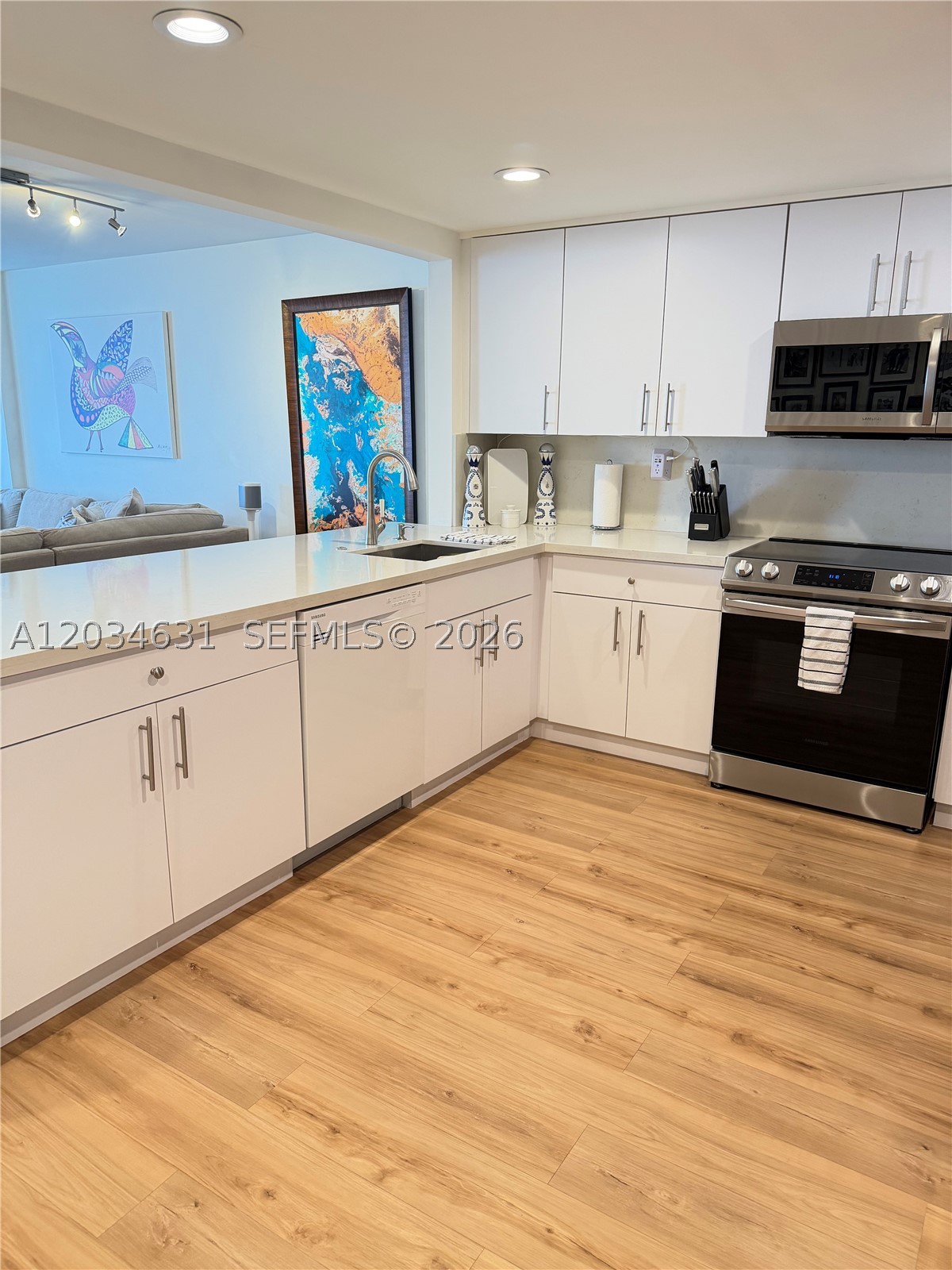 BRICKELL PLACE PHASE II C - Residential Lease